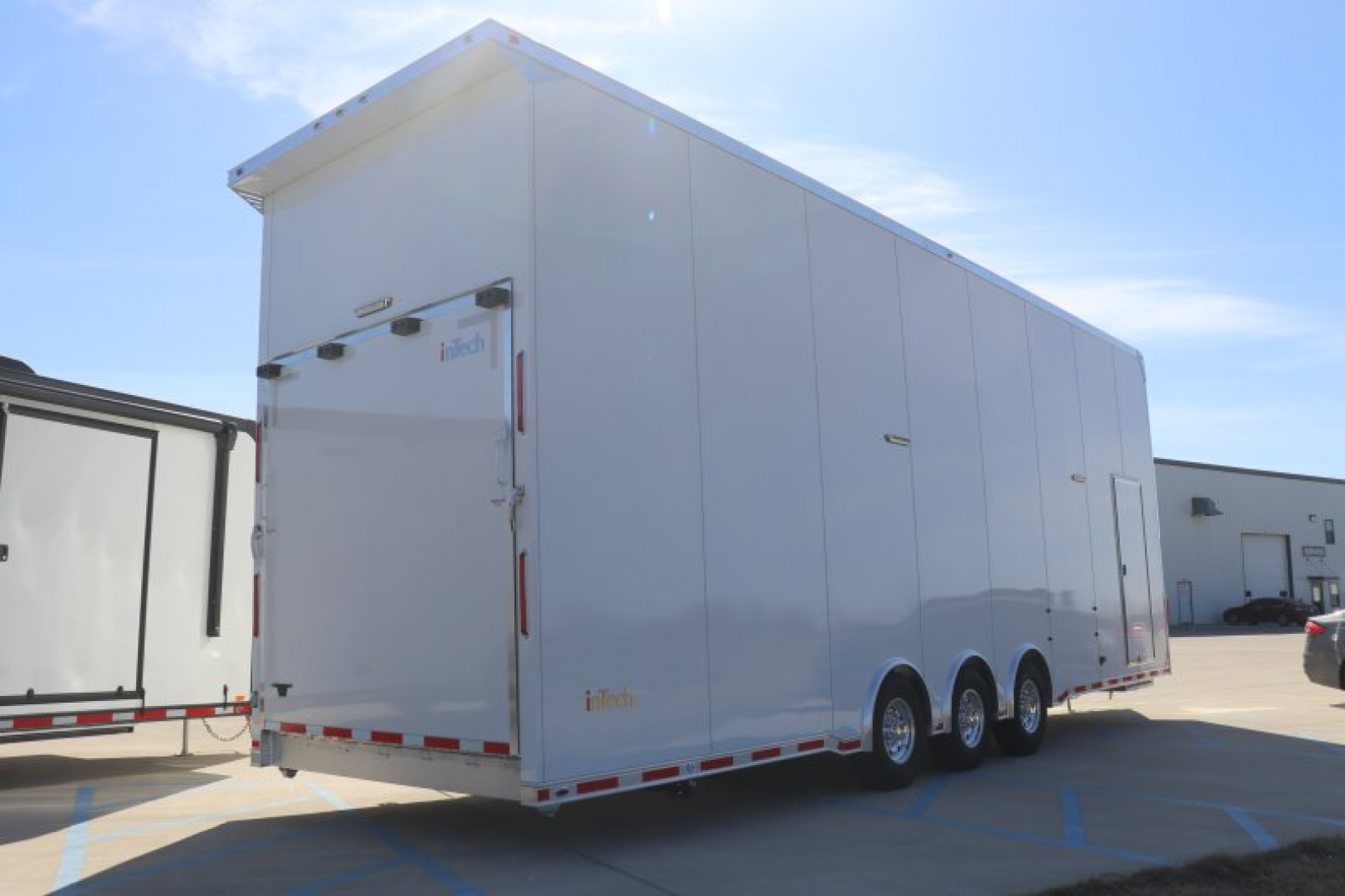 New In-Tech Lite 8.5x32 Stacker Race Trailer-21K - White W/ L Base Cabinet, Winch & WW Cabinet