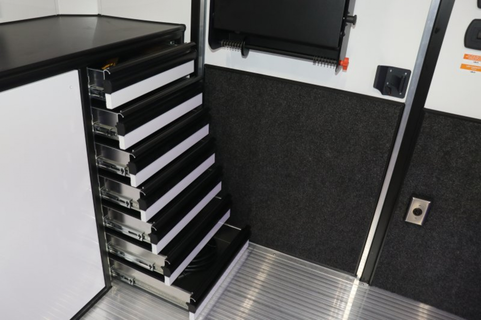 New In-Tech Lite 8.5x32 Stacker Race Trailer-21K - White W/ L Base Cabinet, Winch & WW Cabinet