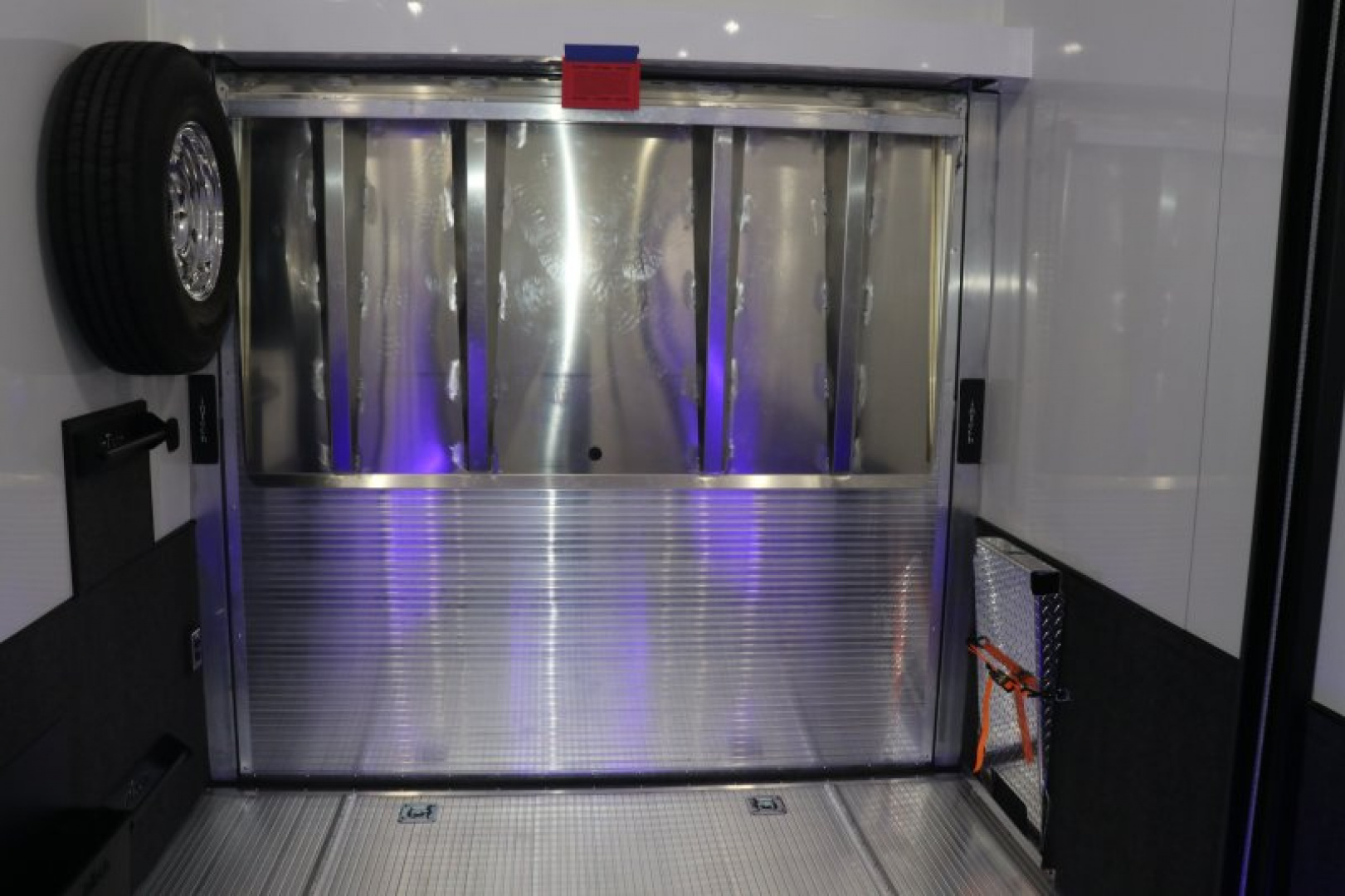New In-Tech Lite 8.5x32 Stacker Race Trailer-21K - White W/ L Base Cabinet, Winch & WW Cabinet