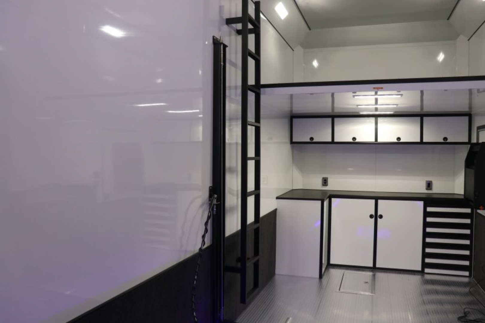 New In-Tech Lite 8.5x32 Stacker Race Trailer-21K - White W/ L Base Cabinet, Winch & WW Cabinet
