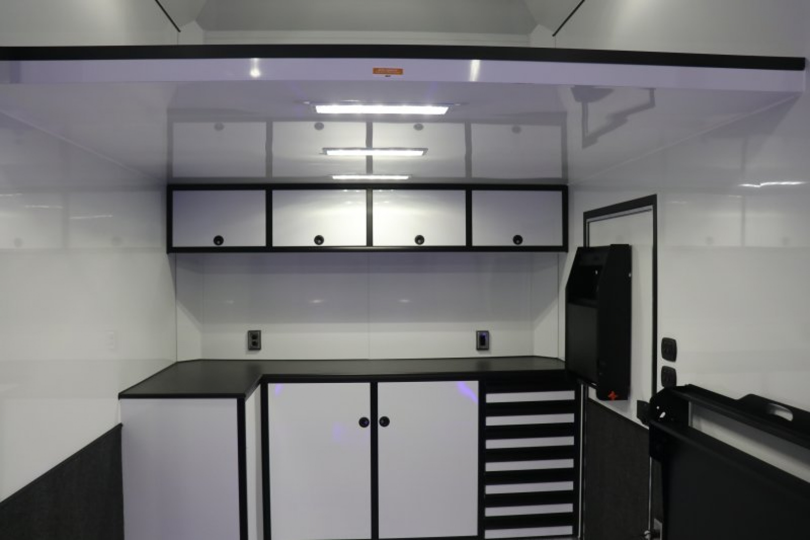 New In-Tech Lite 8.5x32 Stacker Race Trailer-21K - White W/ L Base Cabinet, Winch & WW Cabinet