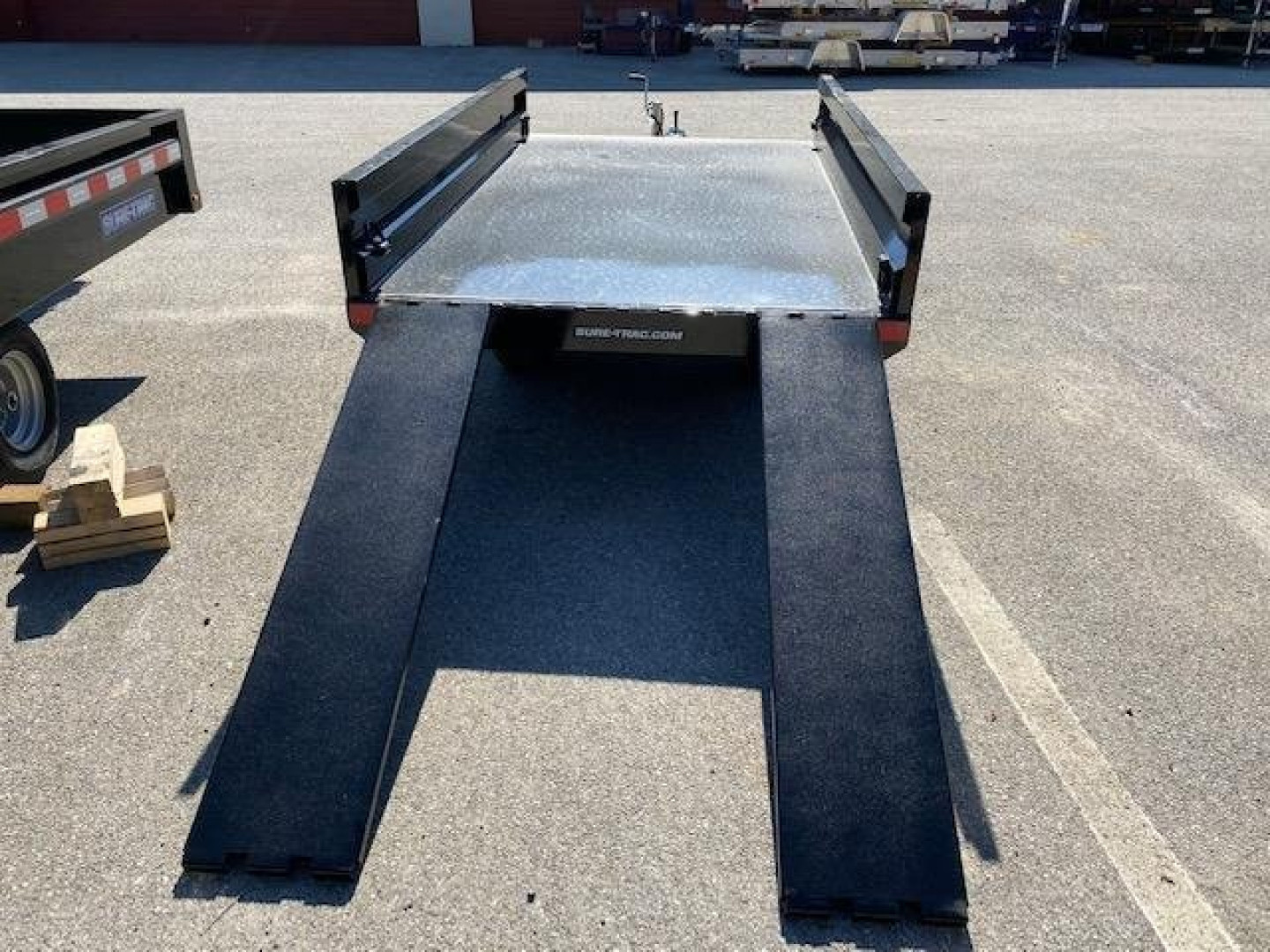 New 4.5 x 8 Sure-Trac Single Ram Utility Dump Trailer 3k