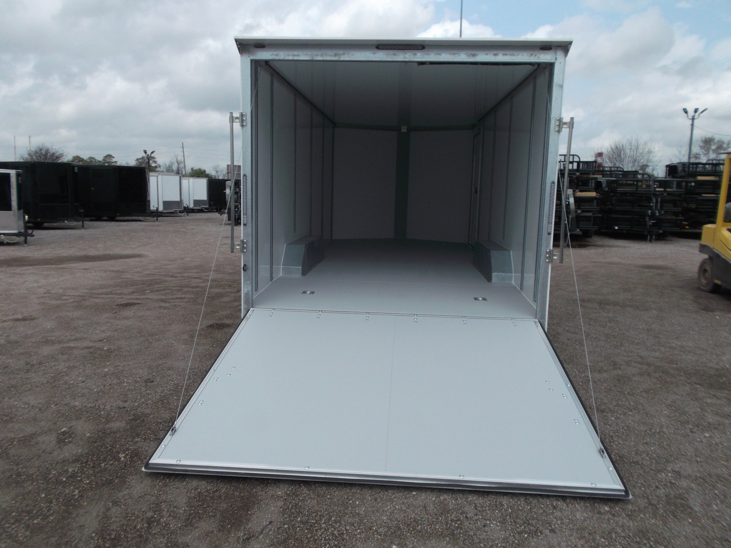 New 2026 Cell-Tech Trailers 8.5x20 Cargo Trailer / Enclosed Trailer / Construction Trailer / Industrial Trailer / 7ft Interior / 5200# Axles / E-Track / Screwless Exterior / Bulldog Coupler / HEAVY DUTY Cell Tech Walls and Floor