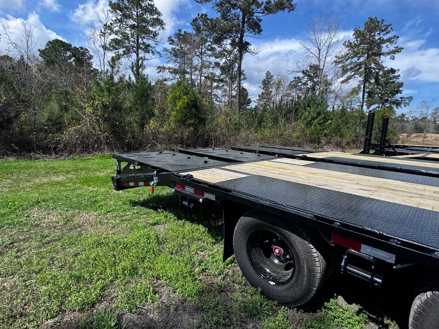 New 2026 Iron Bull 102X32 GOOSENECK W/ RAMPAGE RAMPS 20K Deckover Trailer