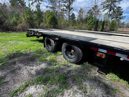 New 2026 Iron Bull 102X32 GOOSENECK W/ RAMPAGE RAMPS 20K Deckover Trailer