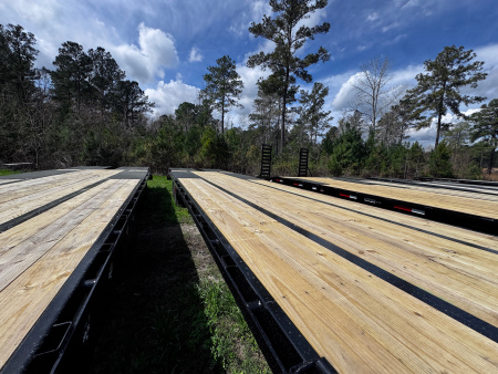 New 2026 Iron Bull 102X32 GOOSENECK W/ RAMPAGE RAMPS 20K Deckover Trailer