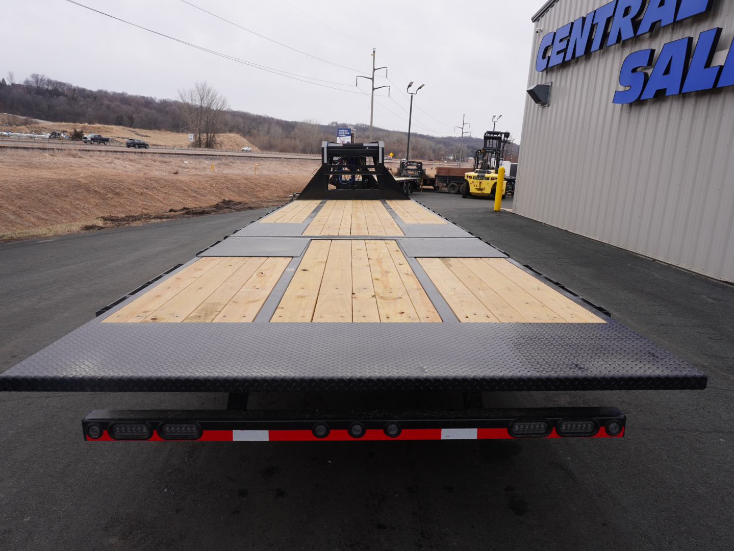 New 2026 Load Trail 102"x32' Low-Pro Gooseneck