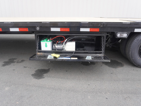 New 2026 Load Trail 102"x32' Low-Pro Gooseneck