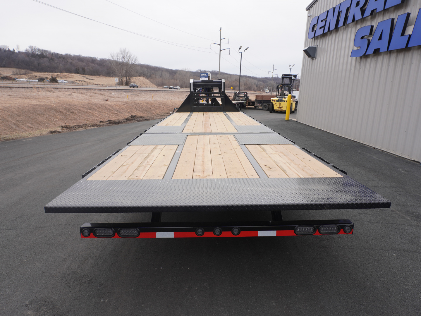 New 2026 Load Trail 102"x32' Low-Pro Gooseneck
