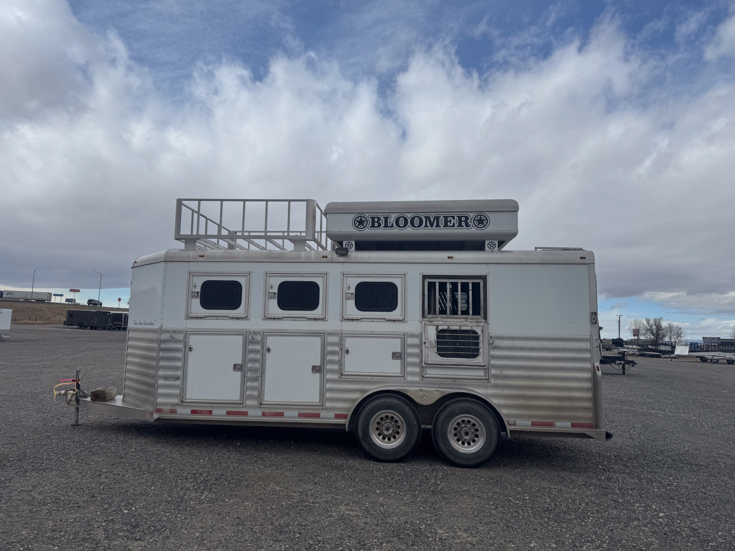 Used 2005 Bloomer 4H BP Horse Trailer