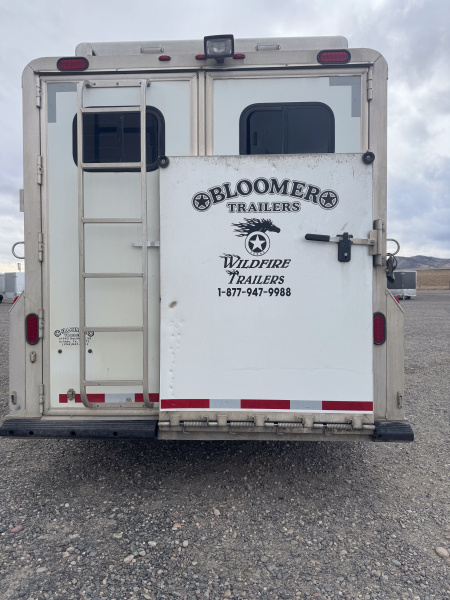 Used 2005 Bloomer 4H BP Horse Trailer