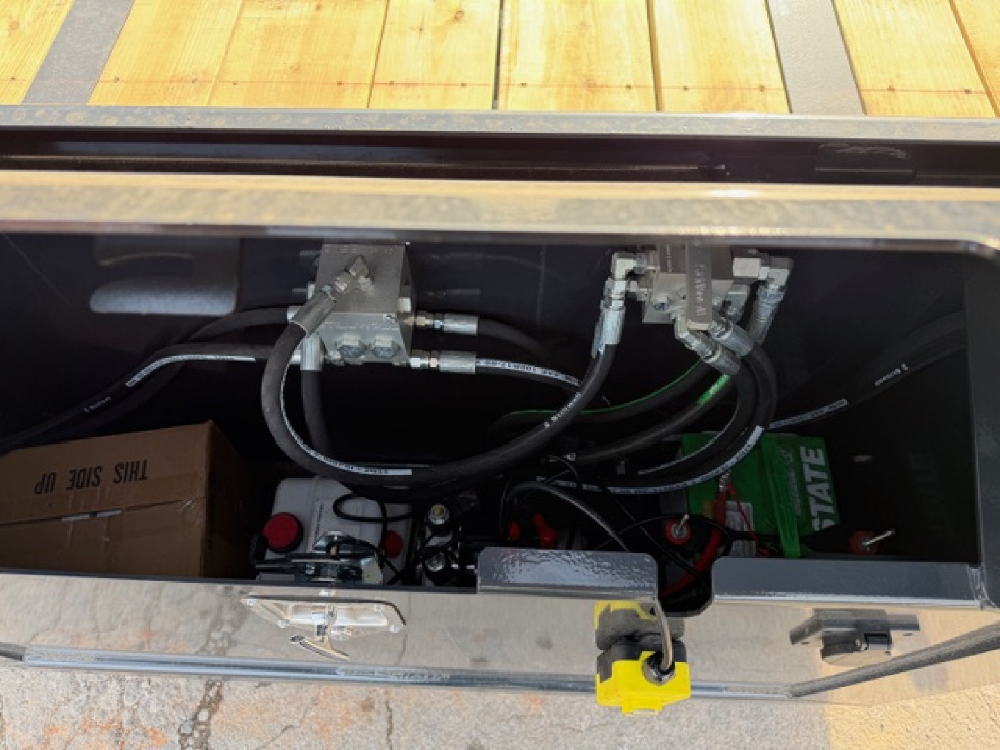 New HillCrest Gooseneck 20+12 Auto Latching Hydraulic Dovetail- 25.9K