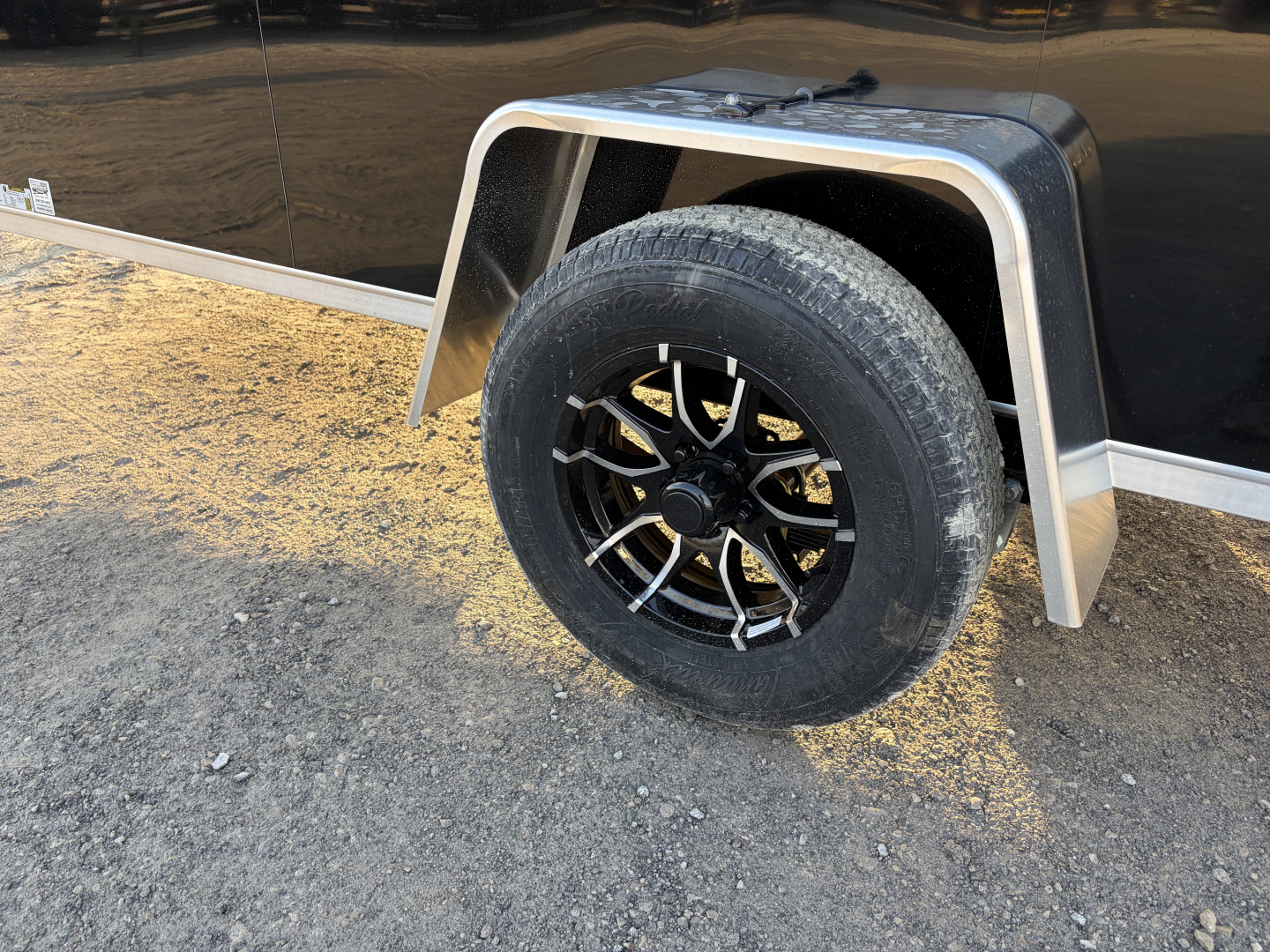New !!!Scratch and Dent Special!!!2026 NEO TRAILERS NAV126SR (6' X 12') 2.9K V-Nose Cargo / Enclosed Trailer