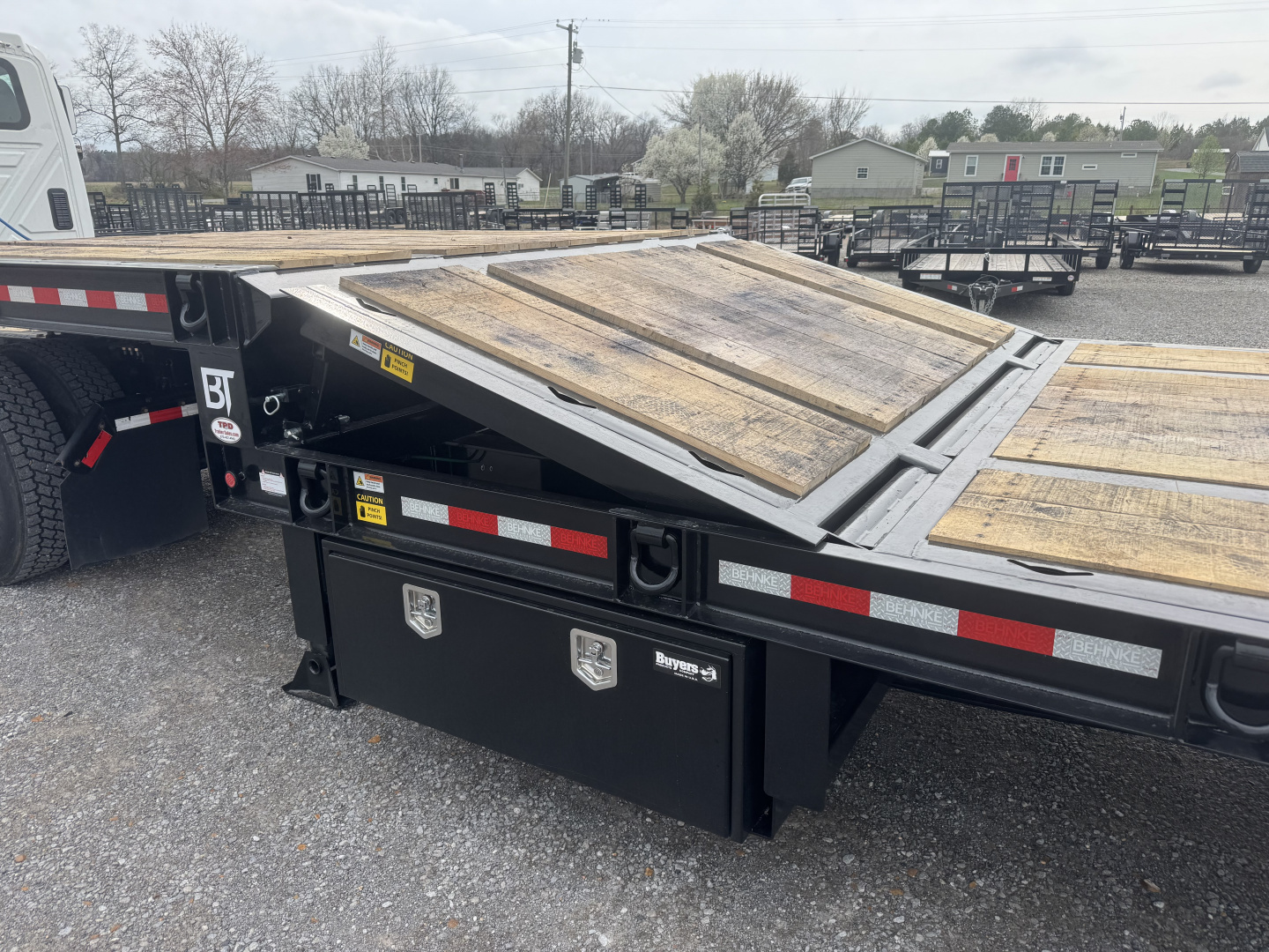 New 2026 Behnke 9.5'X38' 40 Ton Step Deck AIR RAMPS