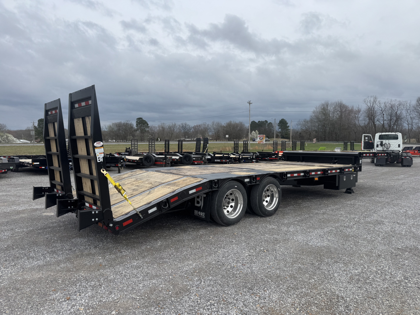 New 2026 Behnke 9.5'X38' 40 Ton Step Deck AIR RAMPS