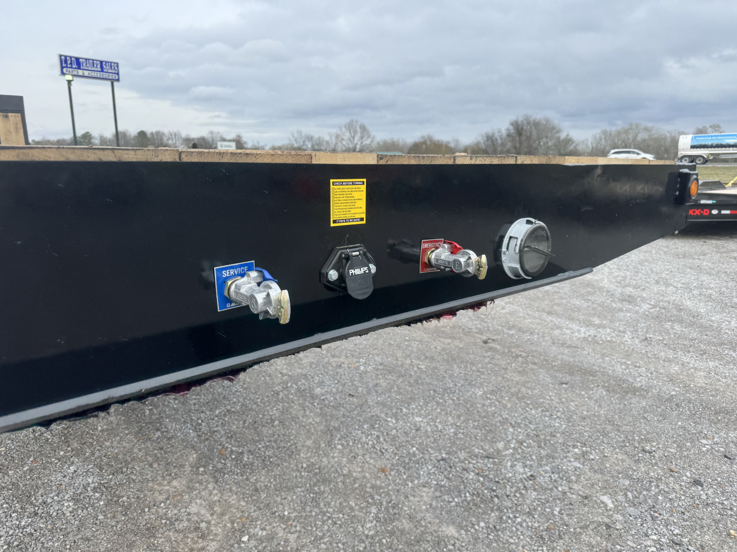 New 2026 Behnke 9.5'X38' 40 Ton Step Deck AIR RAMPS