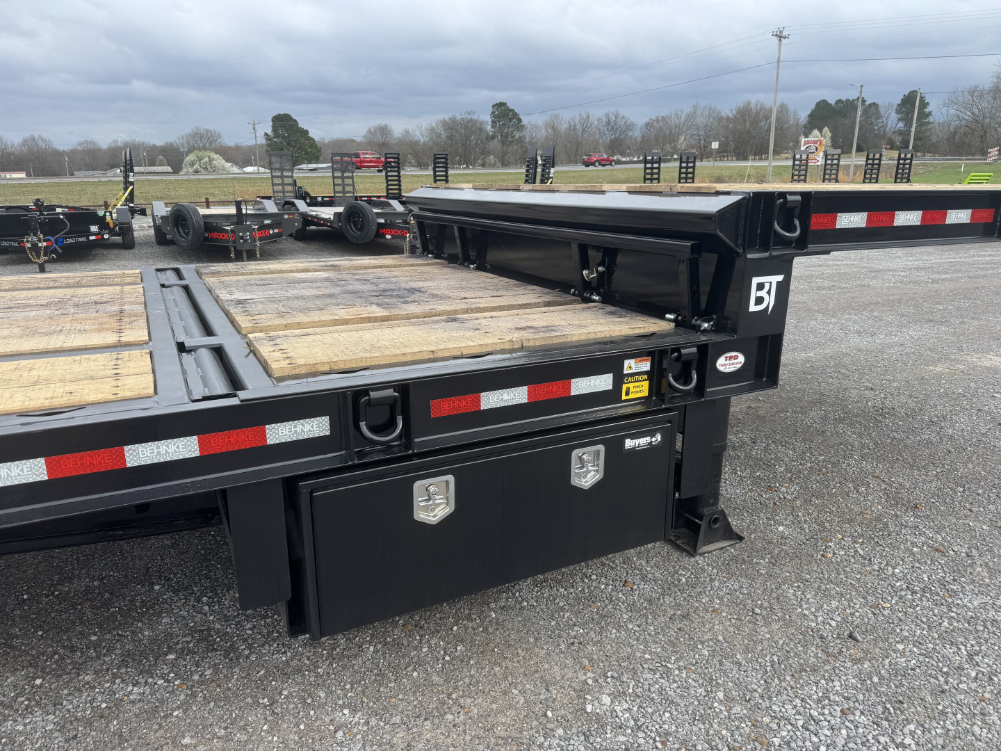 New 2026 Behnke 9.5'X38' 40 Ton Step Deck AIR RAMPS