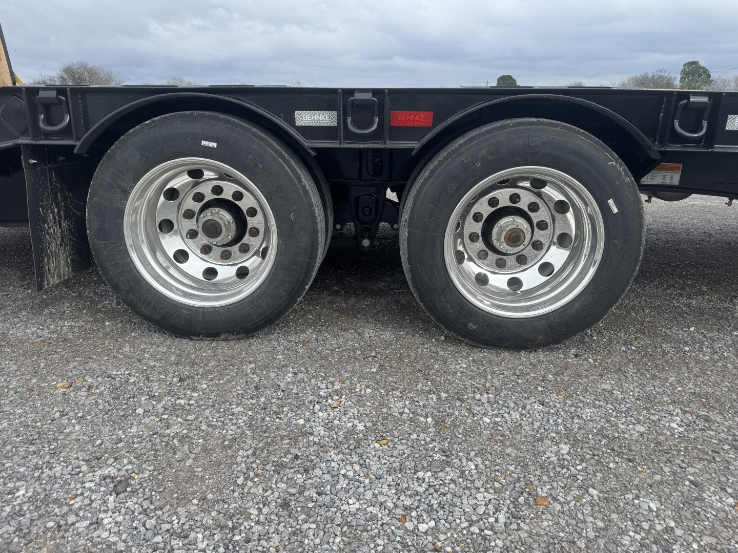 New 2026 Behnke 9.5'X38' 40 Ton Step Deck AIR RAMPS