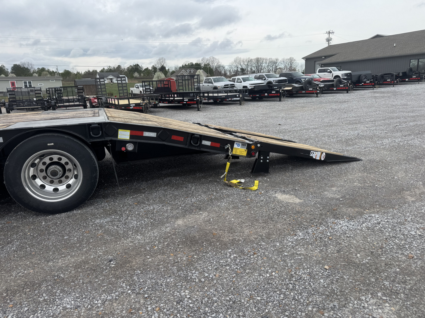 New 2026 Behnke 9.5'X38' 40 Ton Step Deck AIR RAMPS