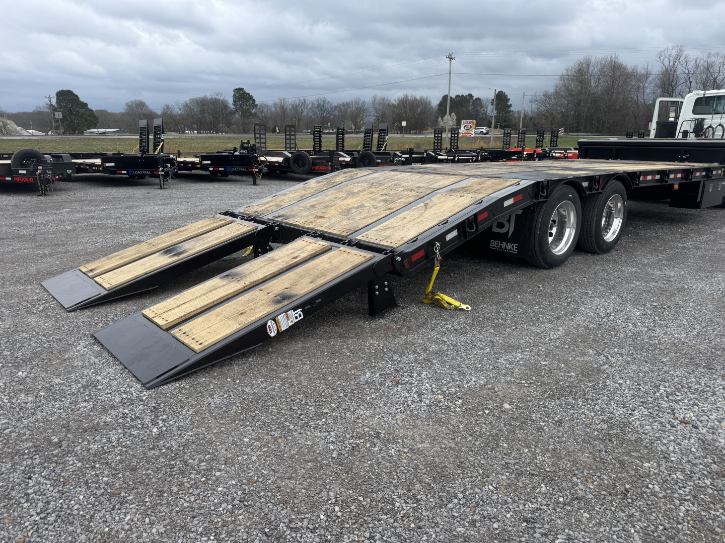 New 2026 Behnke 9.5'X38' 40 Ton Step Deck AIR RAMPS