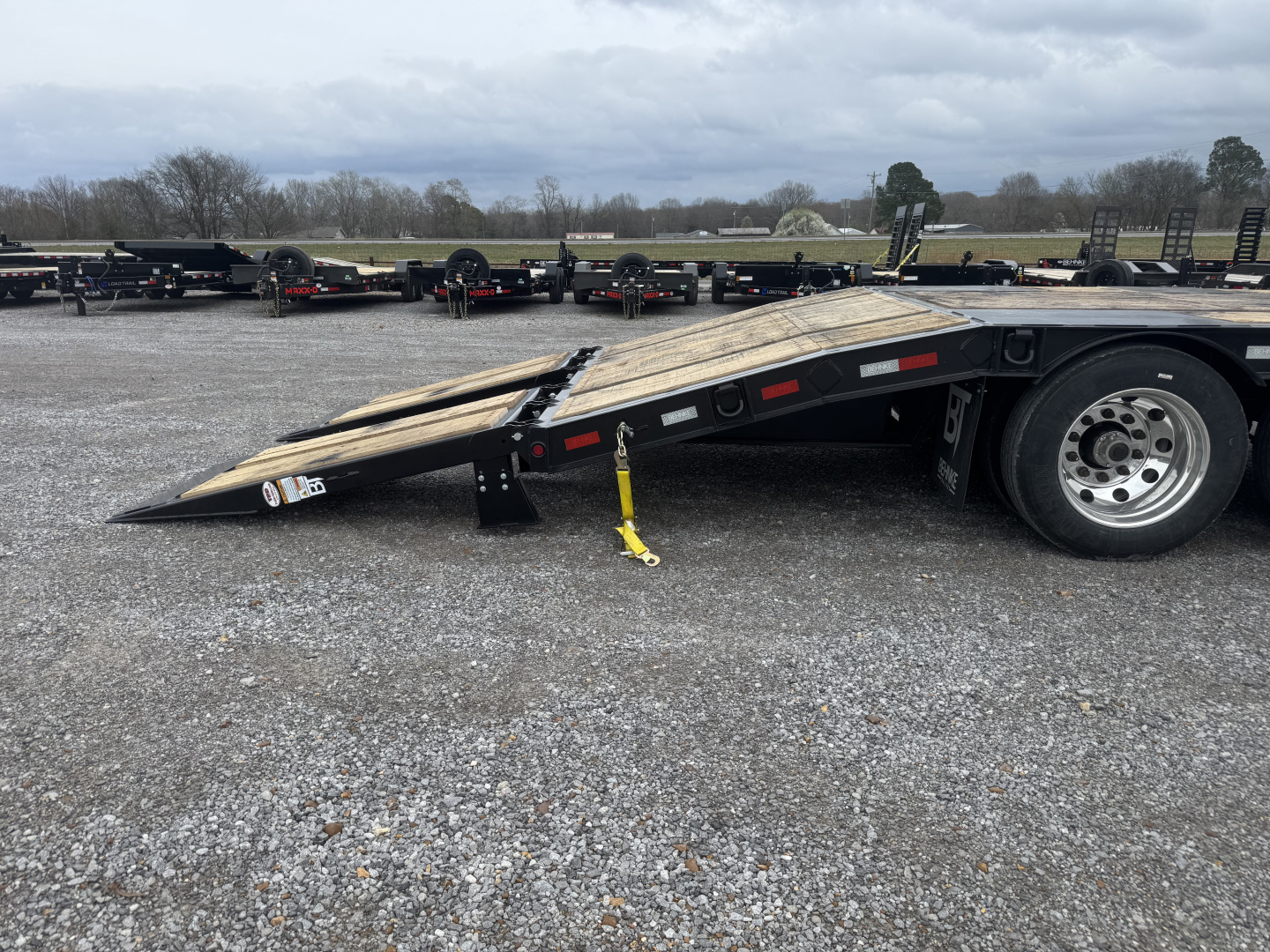 New 2026 Behnke 9.5'X38' 40 Ton Step Deck AIR RAMPS