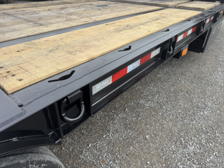 New 2026 Behnke 9.5'X38' 40 Ton Step Deck AIR RAMPS
