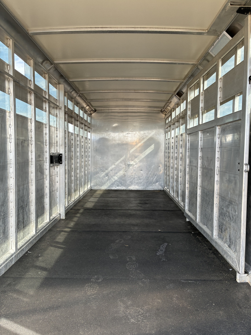 Used 2023 Cimarron 24' Lonestar Stock / Stock Combo Trailer