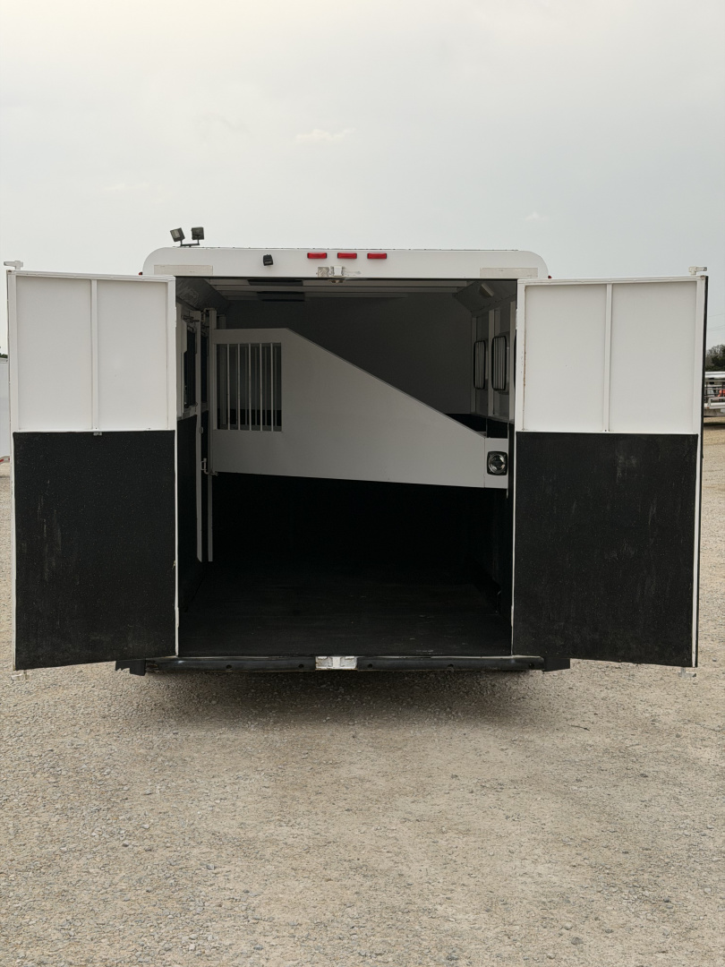 Used 2008 Trails West 3 Horse Gooseneck With Mid Tack Horse Trailer