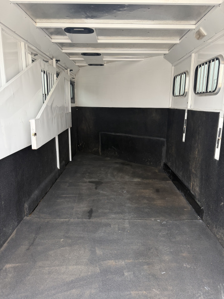 Used 2008 Trails West 3 Horse Gooseneck With Mid Tack Horse Trailer
