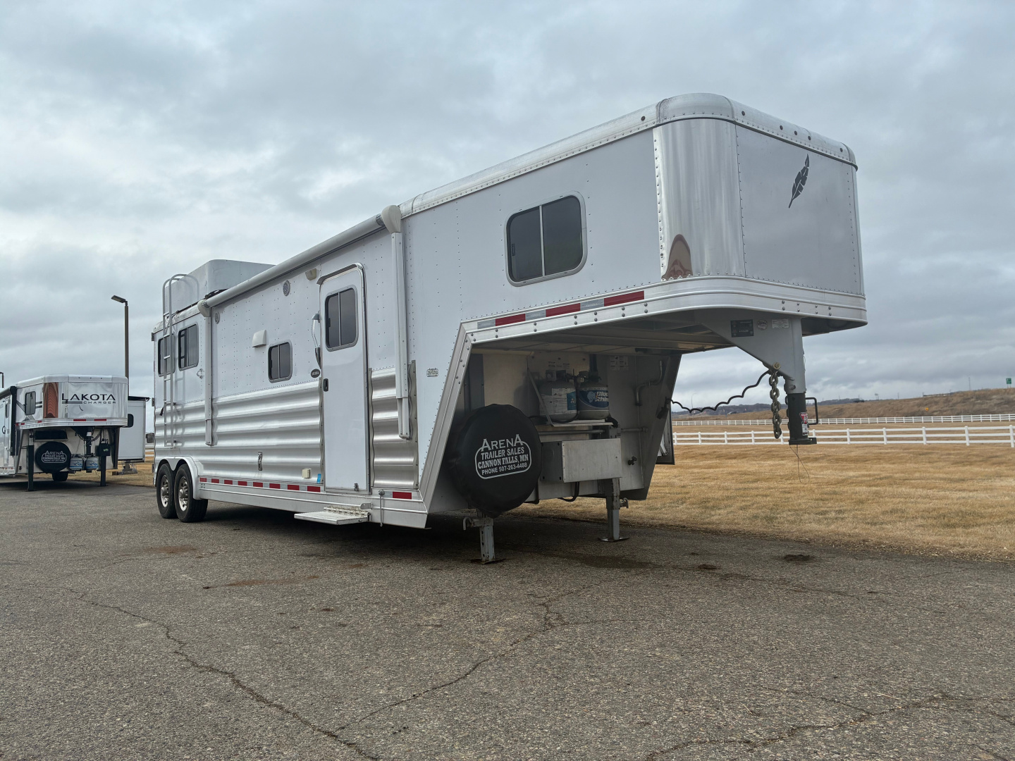 Used 2015 Featherlite Trailers 2H LQ Horse Trailer