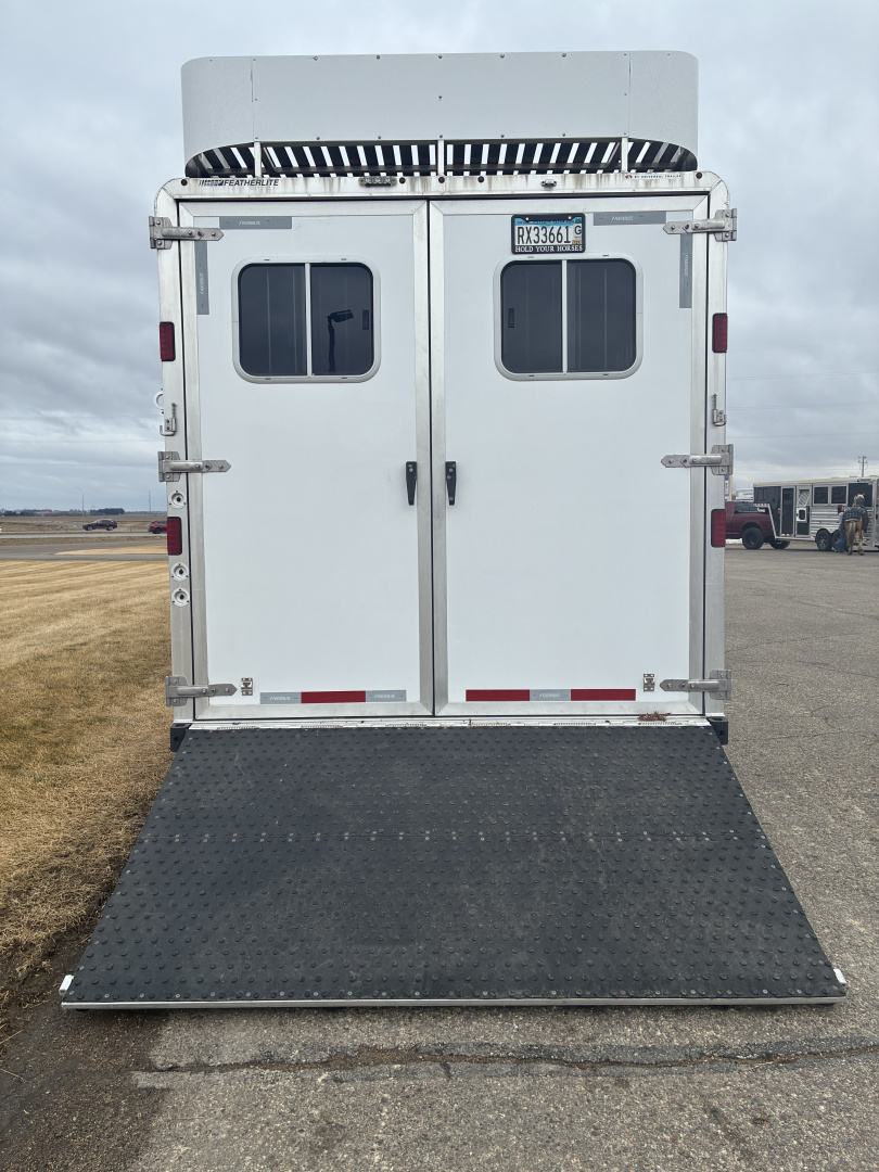Used 2015 Featherlite Trailers 2H LQ Horse Trailer