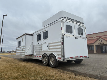 Used 2015 Featherlite Trailers 2H LQ Horse Trailer