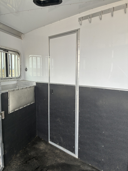 Used 2015 Featherlite Trailers 2H LQ Horse Trailer