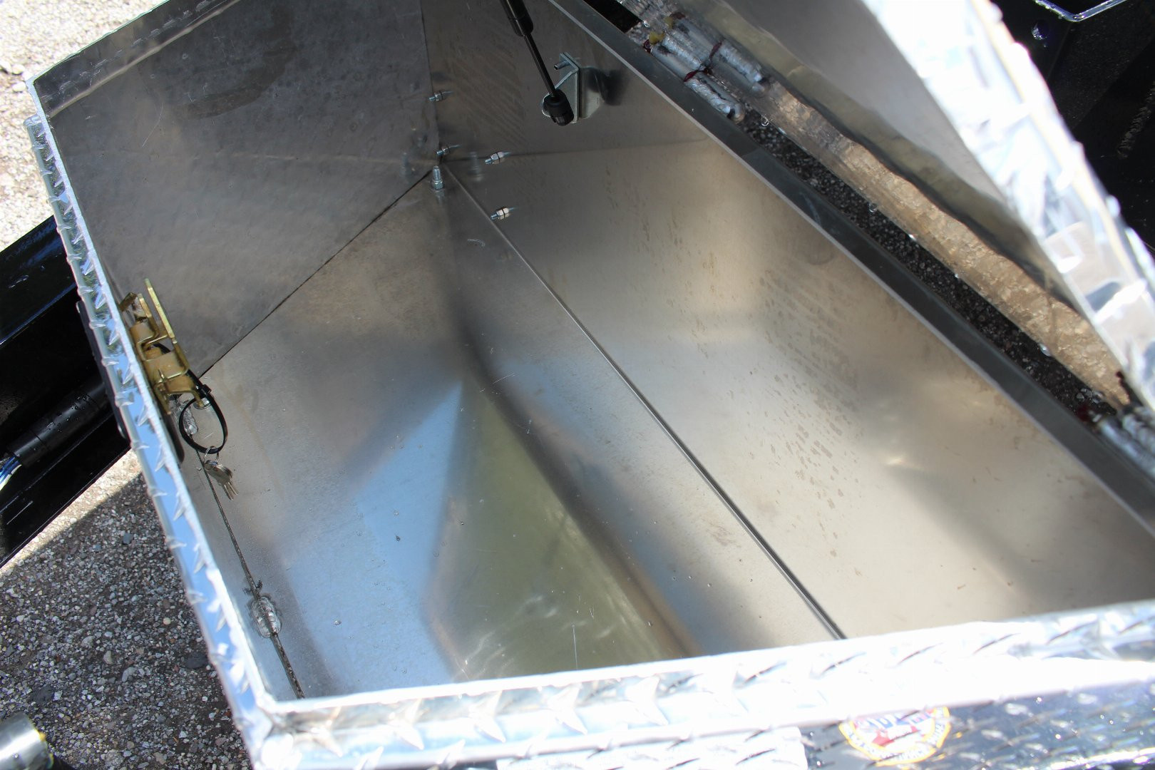 New 2025 Moritz 8' 6" x 18' Deckover Flatbed - 14,000# GVW