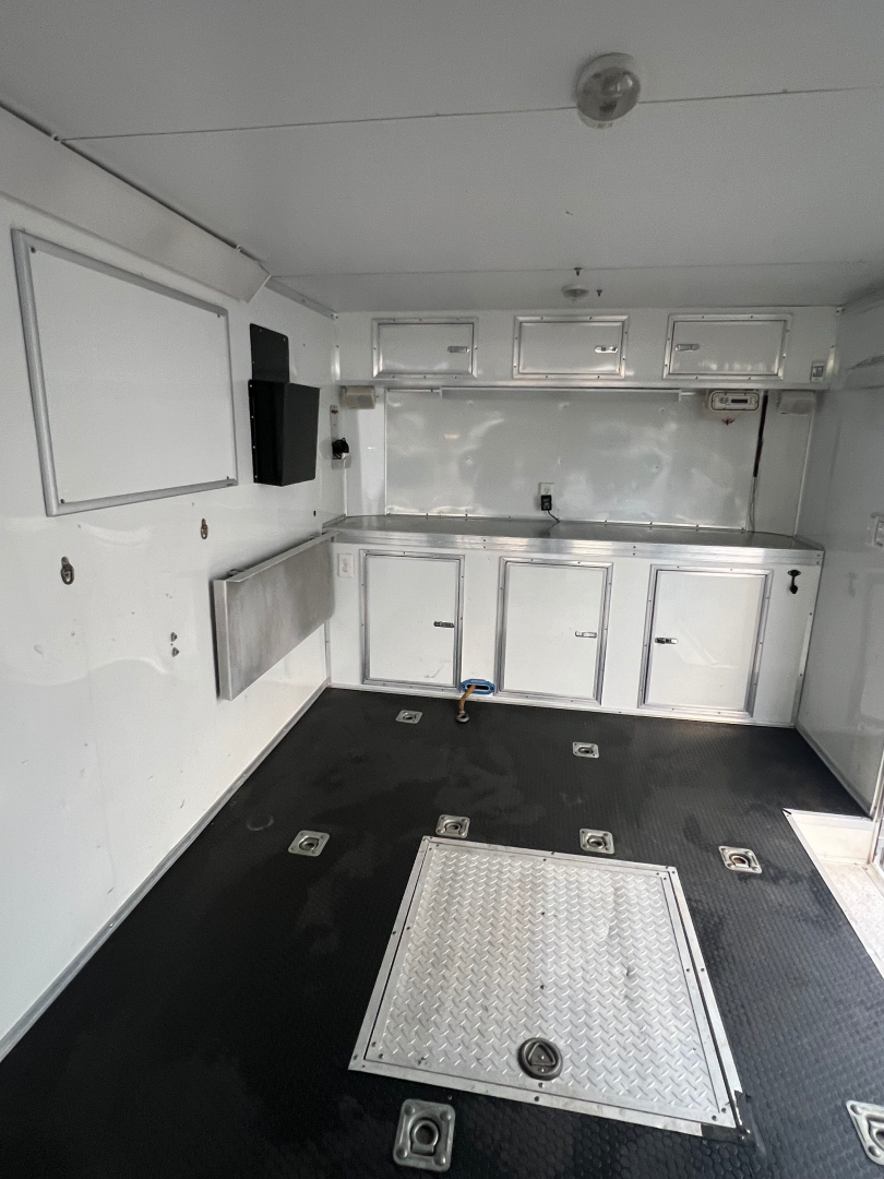 Used 2014 Team Spirit 30' Stacker Trailer