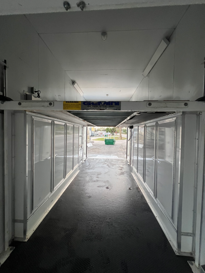 Used 2014 Team Spirit 30' Stacker Trailer