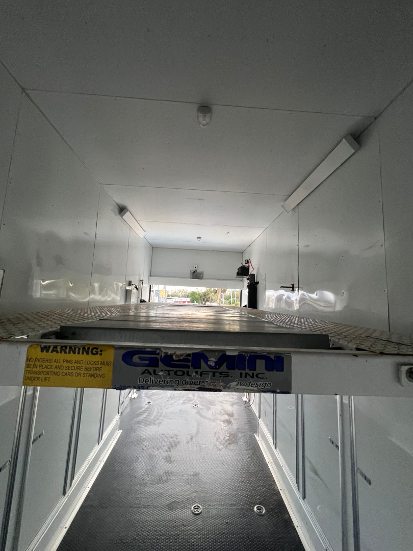 Used 2014 Team Spirit 30' Stacker Trailer