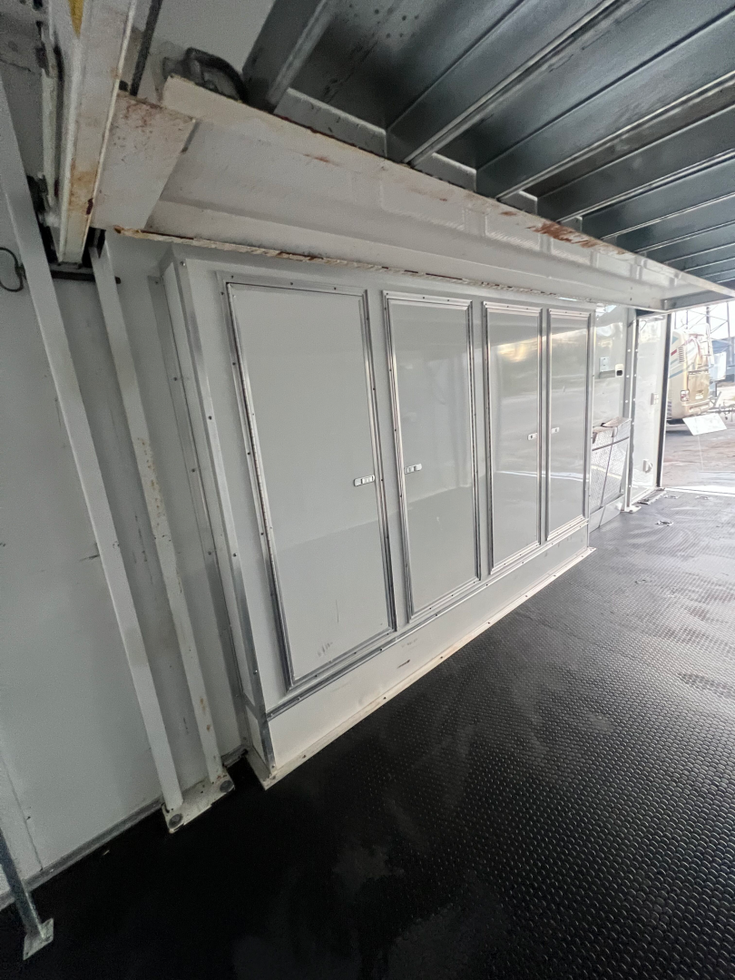 Used 2014 Team Spirit 30' Stacker Trailer