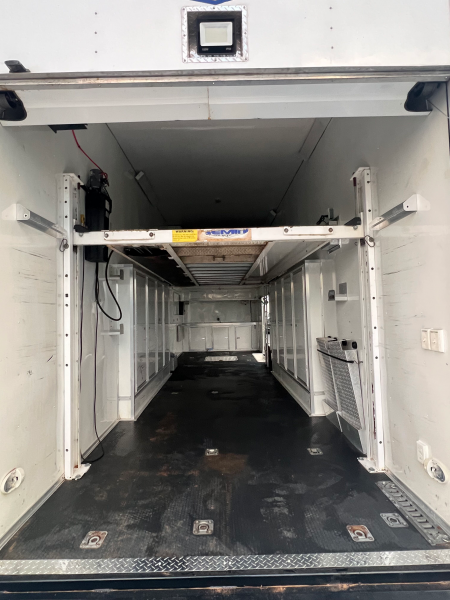 Used 2014 Team Spirit 30' Stacker Trailer