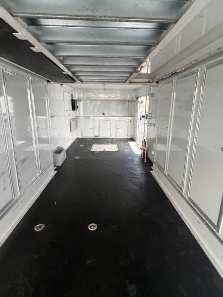 Used 2014 Team Spirit 30' Stacker Trailer