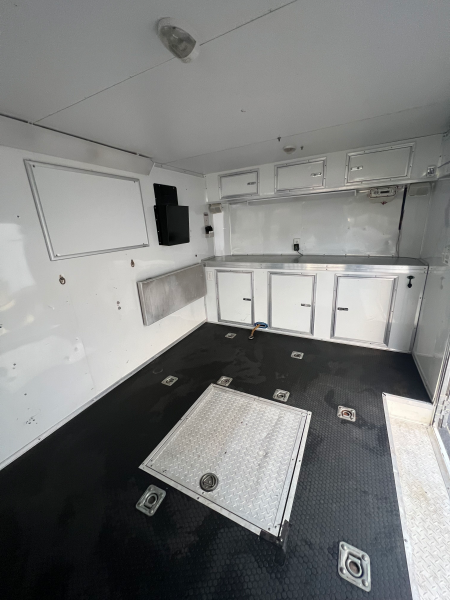 Used 2014 Team Spirit 30' Stacker Trailer