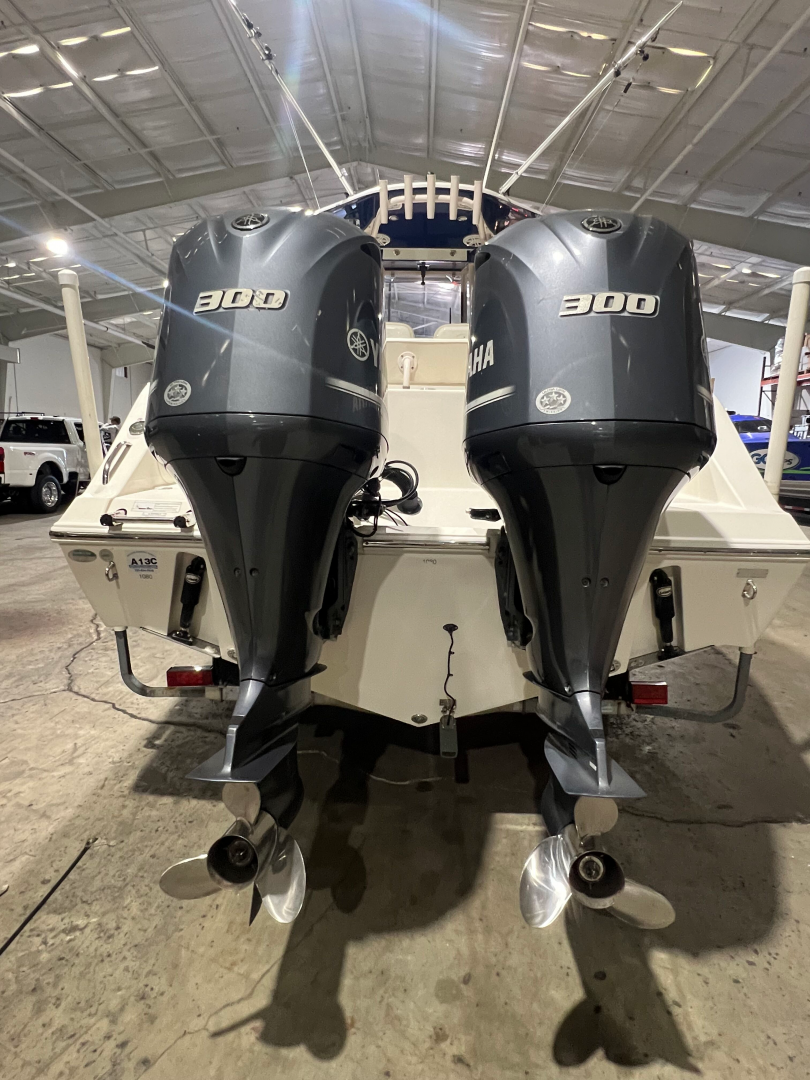 Used 🔥 2018 COBIA 301 CENTER CONSOLE – LOADED! 🔥