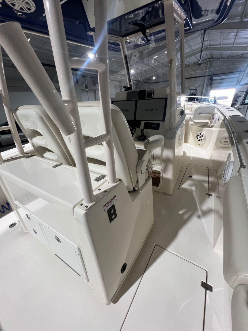 Used 🔥 2018 COBIA 301 CENTER CONSOLE – LOADED! 🔥