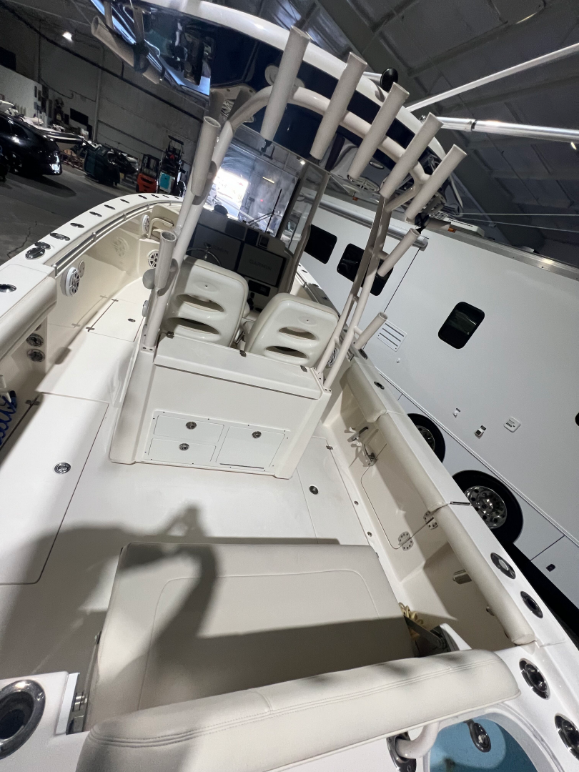 Used 🔥 2018 COBIA 301 CENTER CONSOLE – LOADED! 🔥