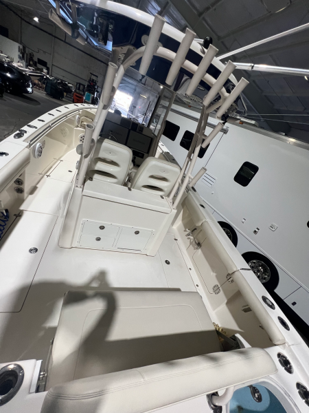 Used 🔥 2018 COBIA 301 CENTER CONSOLE – LOADED! 🔥