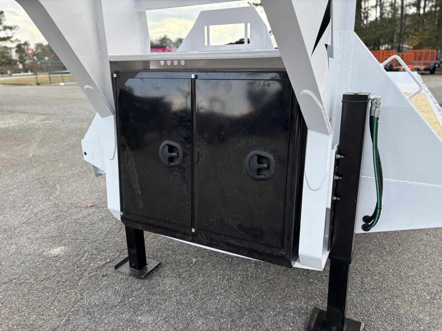 New 2026 RawMaxx HTX 102X32 GOOSENECK HYDRAULIC DISC BRAKE 11' HYDRAULIC DOVE/JACKS 24K GVWR