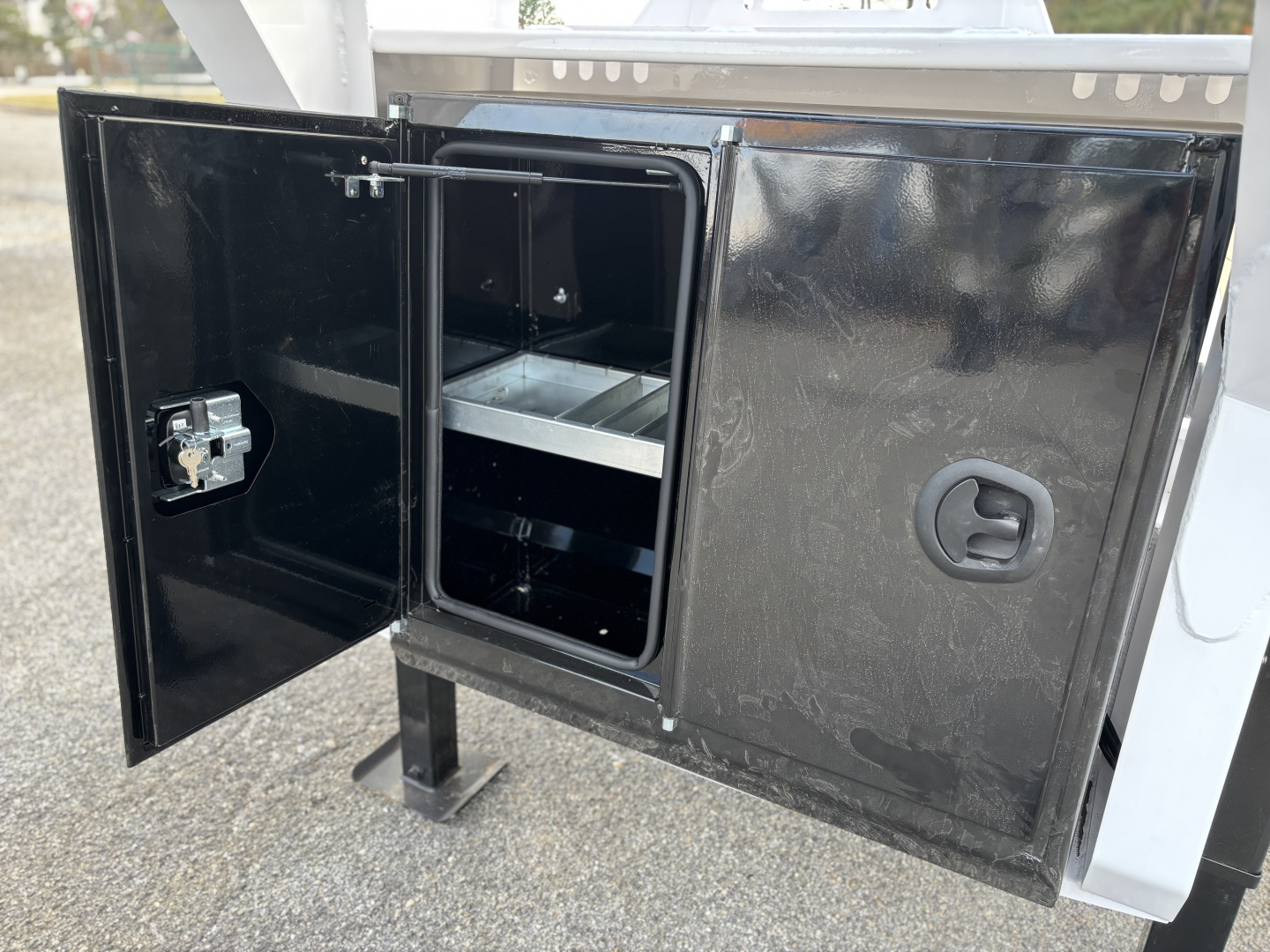 New 2026 RawMaxx HTX 102X32 GOOSENECK HYDRAULIC DISC BRAKE 11' HYDRAULIC DOVE/JACKS 24K GVWR