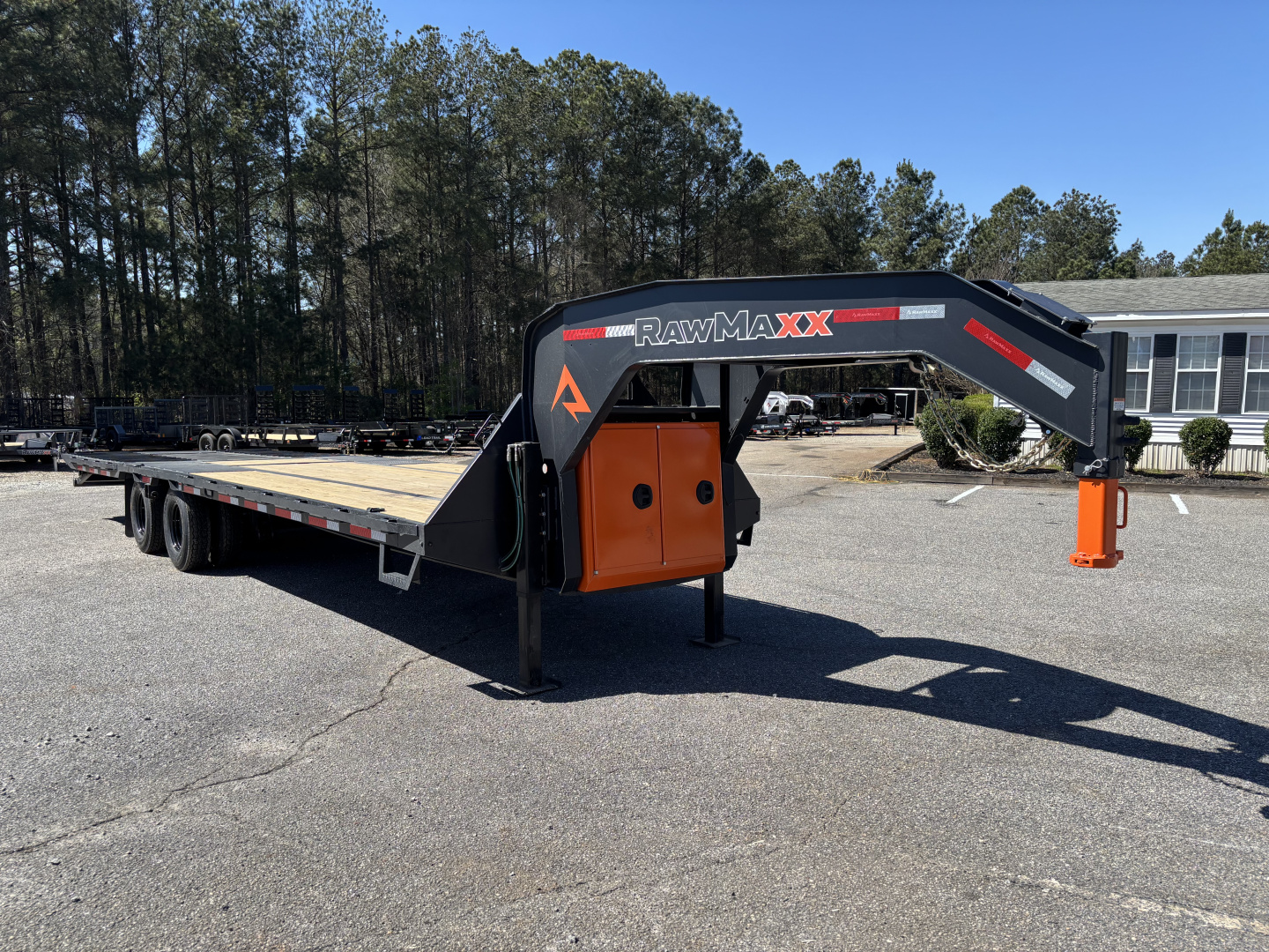 New 2026 RawMaxx HTX 102X32 GOOSENECK HYDRAULIC DISC BRAKE 11' HYDRAULIC DOVE/JACKS 24K GVWR