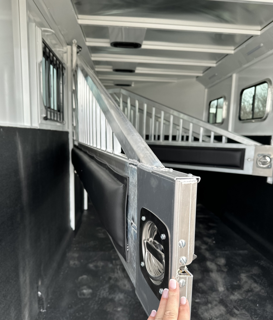 New 2026 Trails West CLASSIC GN 4H Horse Trailer Warm Blood Slant Load