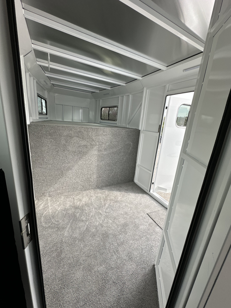 New 2026 Trails West CLASSIC GN 4H Horse Trailer Warm Blood Slant Load